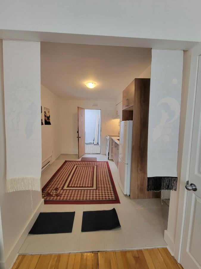 Small Condo In Montreal -Fast Wifi Exterior photo